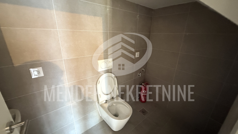 NOVOGRADNJA 80 m2&comma; PARKIRNO MJESTO&comma; CENTAR VARA&Zcaron;DINA&excl;