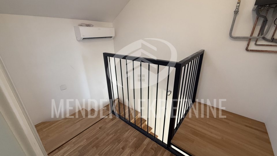 NOVOGRADNJA 80 m2&comma; PARKIRNO MJESTO&comma; CENTAR VARA&Zcaron;DINA&excl;