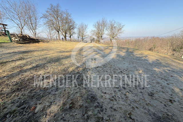 TOP LOKACIJA, GRAĐEVINSKO ZEMLJIŠTE 1600 m2