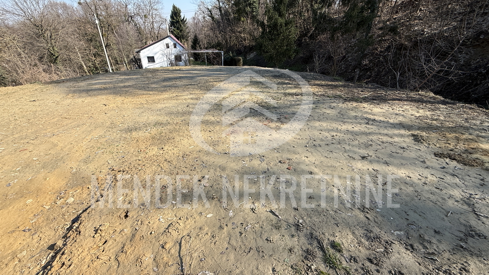 TOP LOKACIJA&comma; GRA&Dstrok;EVINSKO ZEMLJI&Scaron;TE 1600 m2