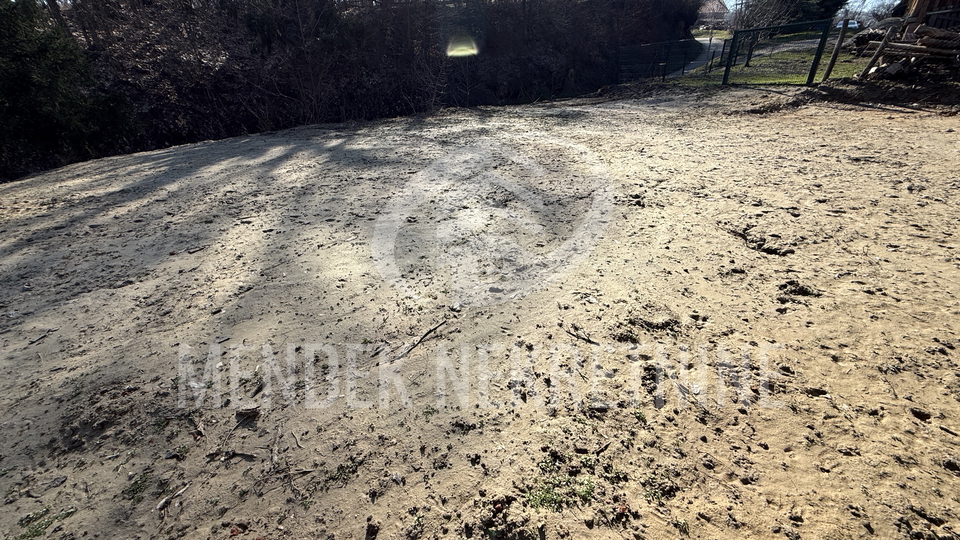 TOP LOKACIJA&comma; GRA&Dstrok;EVINSKO ZEMLJI&Scaron;TE 1600 m2