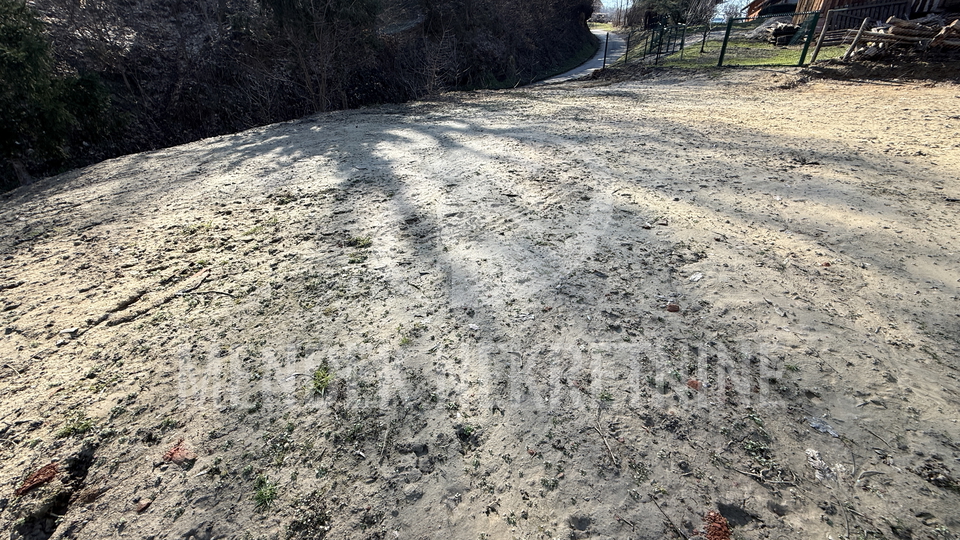 TOP LOKACIJA&comma; GRA&Dstrok;EVINSKO ZEMLJI&Scaron;TE 1600 m2