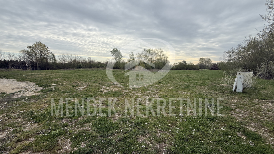 Uffici&comma; 2200 m2&comma; Vendita&comma; Trnovec