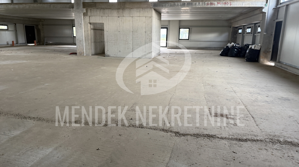 Uffici&comma; 2200 m2&comma; Vendita&comma; Trnovec