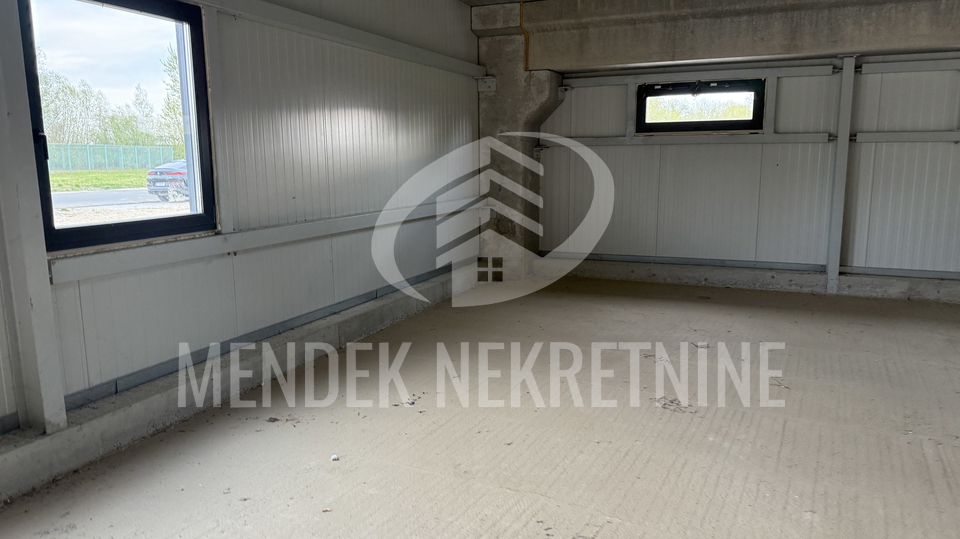 Uffici&comma; 2200 m2&comma; Vendita&comma; Trnovec