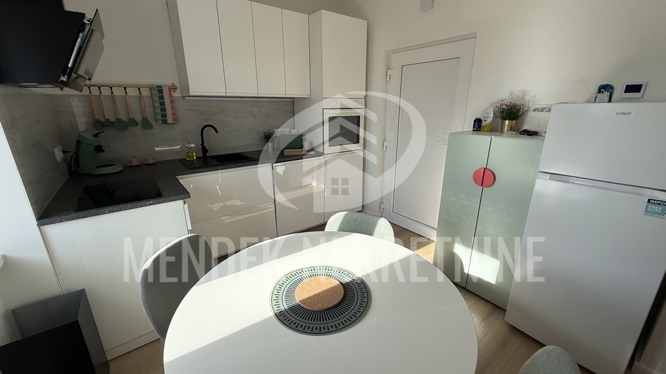 Stanovanje&comma; 45 m2&comma; Najem&comma; Vara&zcaron;din - Centar