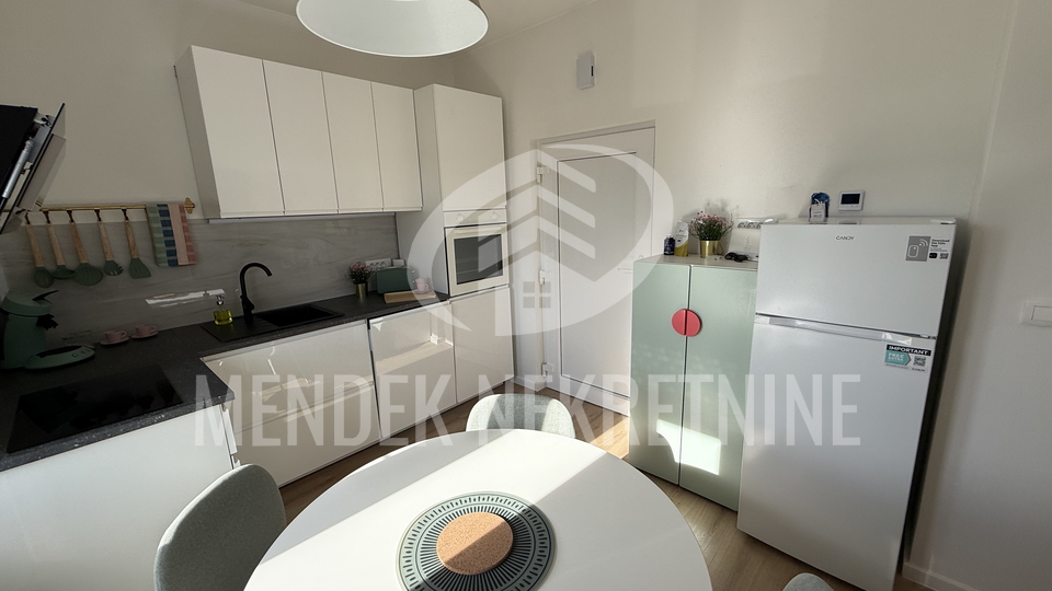 Stanovanje&comma; 45 m2&comma; Najem&comma; Vara&zcaron;din - Centar