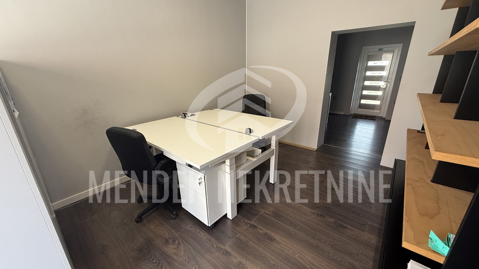 Commercial Property&comma; 60 m2&comma; For Rent&comma; Vara&zcaron;din - Centar
