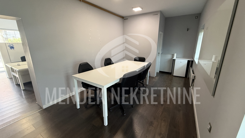 Commercial Property&comma; 60 m2&comma; For Rent&comma; Vara&zcaron;din - Centar