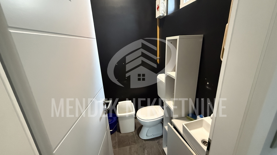 Commercial Property&comma; 60 m2&comma; For Rent&comma; Vara&zcaron;din - Centar