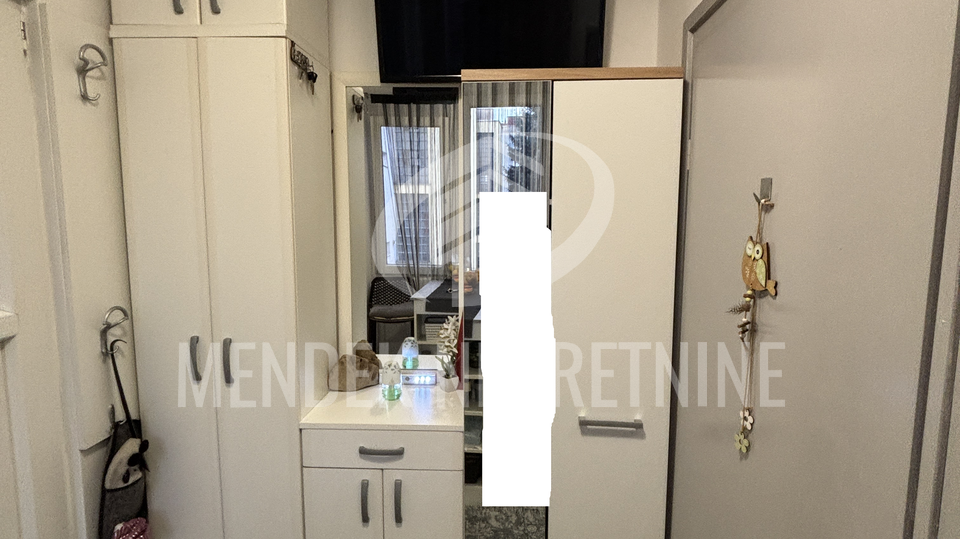 STROGI CENTAR  - STAN SA SPREMIŠTEM