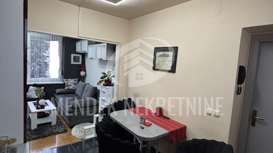 STROGI CENTAR  - STAN SA SPREMIŠTEM