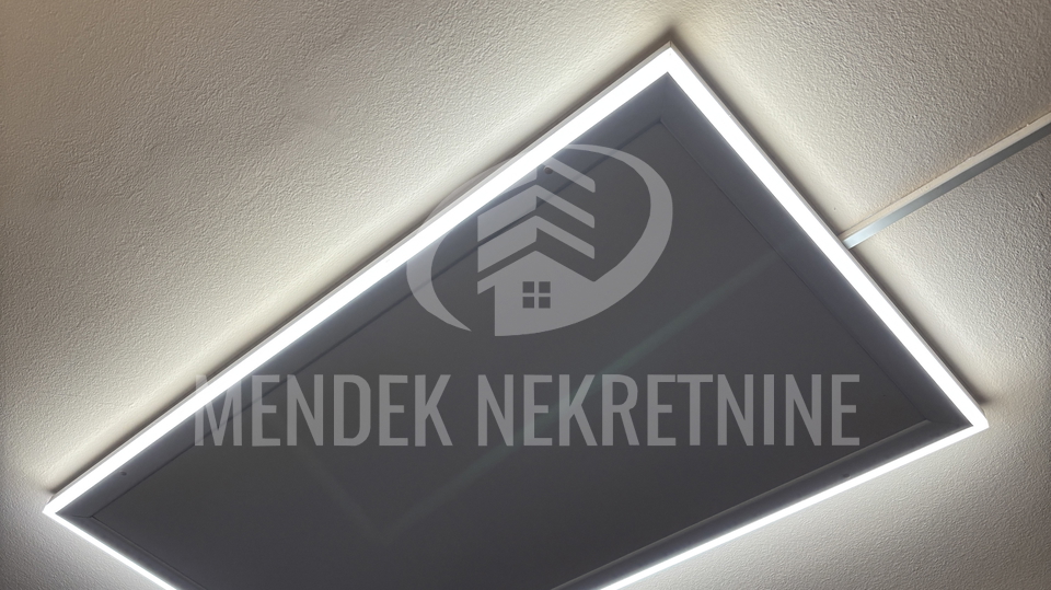 STROGI CENTAR  - STAN SA SPREMIŠTEM