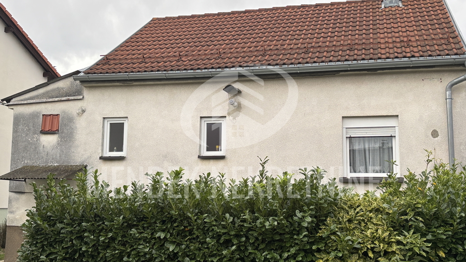 SAMOSTOJEĆA KUĆA U BLIZINI 6. OSNOVNE ŠKOLE