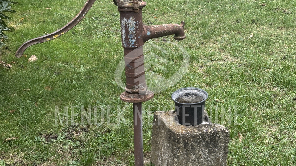 SAMOSTOJEĆA KUĆA U BLIZINI 6. OSNOVNE ŠKOLE