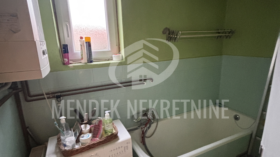 SAMOSTOJEĆA KUĆA U BLIZINI 6. OSNOVNE ŠKOLE