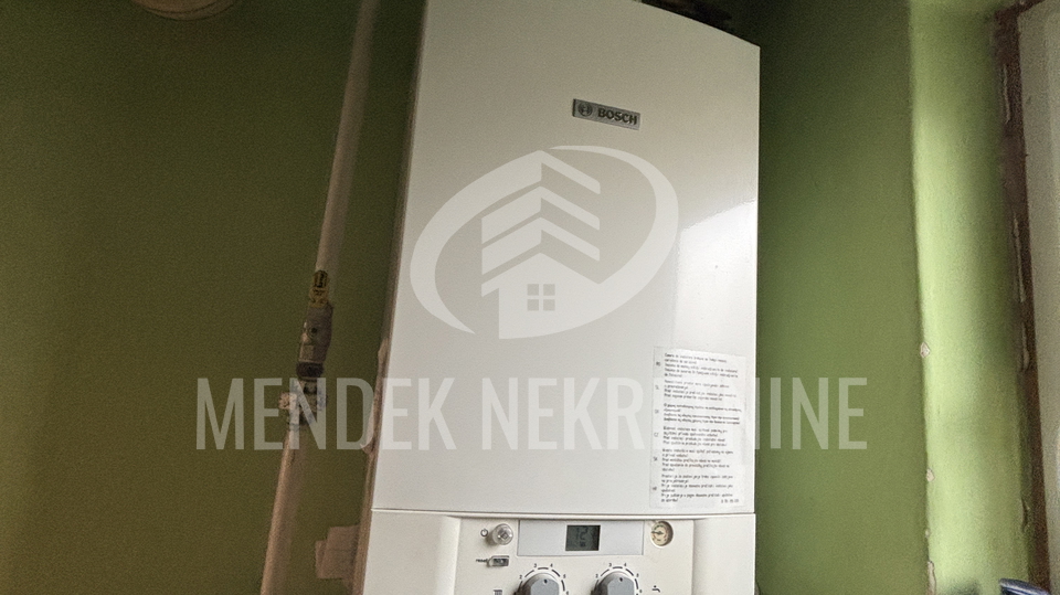 SAMOSTOJEĆA KUĆA U BLIZINI 6. OSNOVNE ŠKOLE