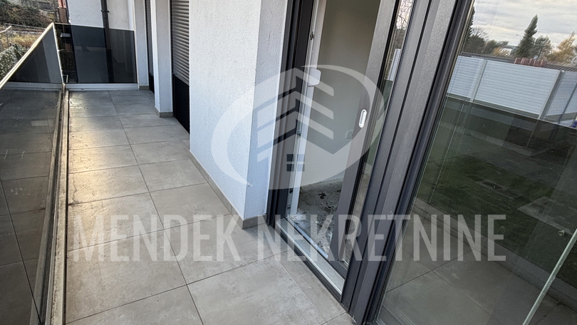 Commercial Property, 226 m2, For Sale, Varaždin - Bronx