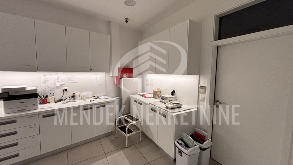 Pisarne&comma; 96 m2&comma; Prodaja&comma; Vara&zcaron;din - Vilka Novaka