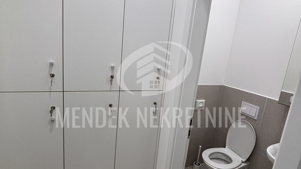 Pisarne&comma; 96 m2&comma; Prodaja&comma; Vara&zcaron;din - Vilka Novaka