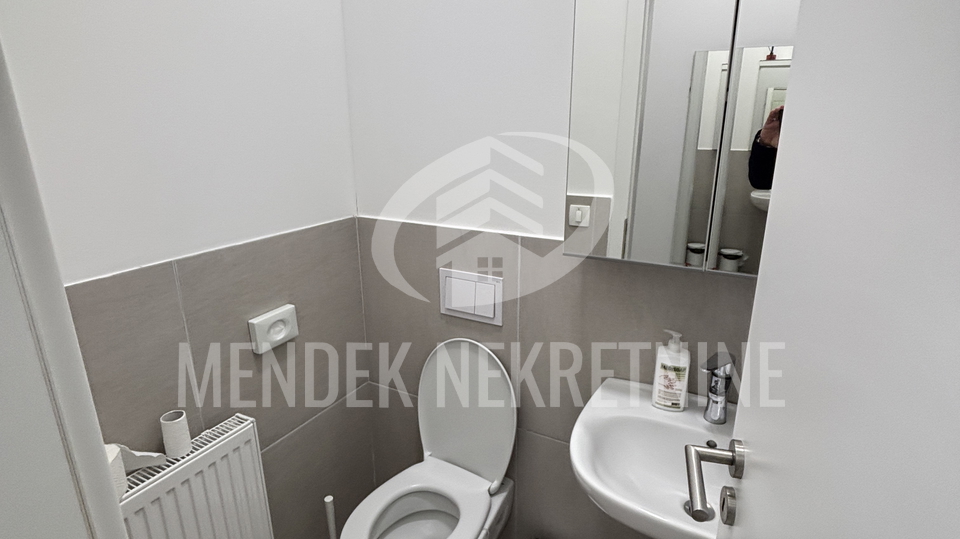 Pisarne&comma; 96 m2&comma; Prodaja&comma; Vara&zcaron;din - Vilka Novaka