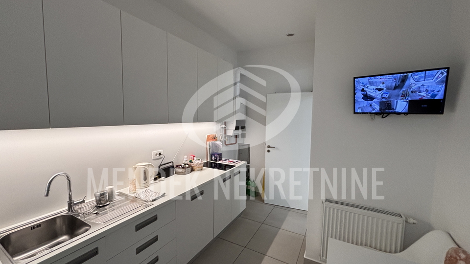 Pisarne&comma; 96 m2&comma; Prodaja&comma; Vara&zcaron;din - Vilka Novaka