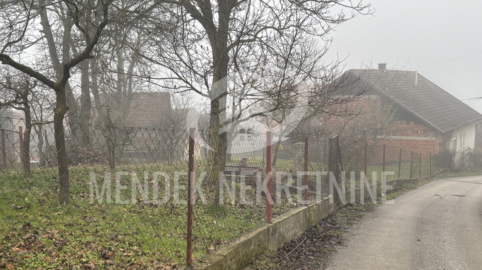 OBITELJSKA KU&Cacute;A U MIRNOM OKRU&Zcaron;ENJU