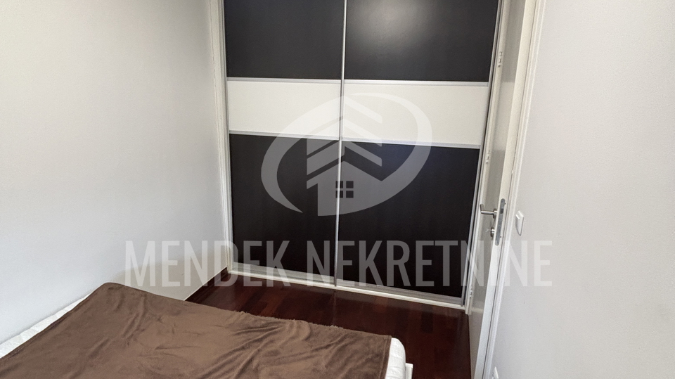 STAN NA TRE&Scaron;NJEVCI SA GARA&Zcaron;OM