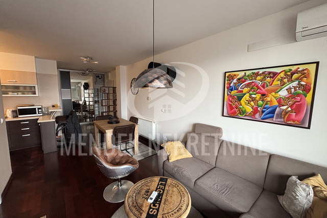 STAN NA TREŠNJEVCI SA GARAŽOM