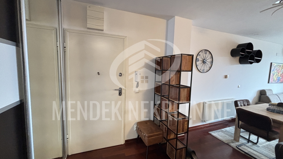 STAN NA TRE&Scaron;NJEVCI SA GARA&Zcaron;OM