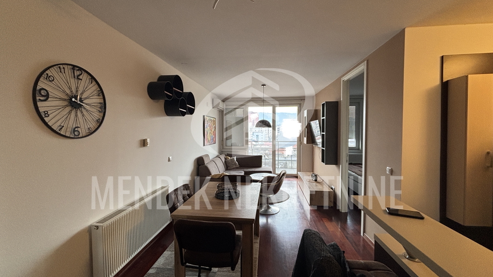 STAN NA TRE&Scaron;NJEVCI SA GARA&Zcaron;OM