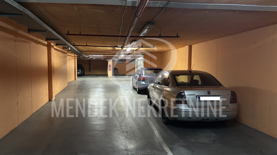 STAN NA TRE&Scaron;NJEVCI SA GARA&Zcaron;OM