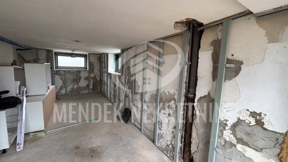 House&comma; 300 m2&comma; For Sale&comma; Vara&zcaron;din - Centar