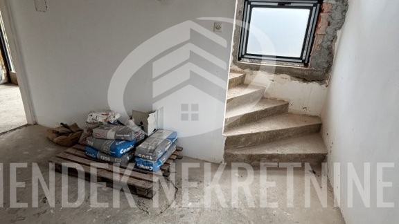 House&comma; 300 m2&comma; For Sale&comma; Vara&zcaron;din - Centar