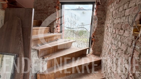 House&comma; 300 m2&comma; For Sale&comma; Vara&zcaron;din - Centar