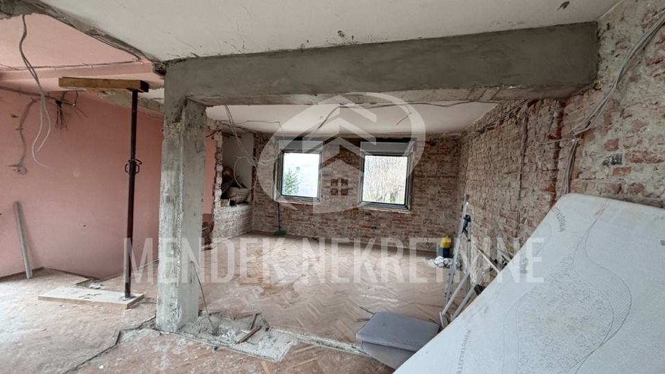 House&comma; 300 m2&comma; For Sale&comma; Vara&zcaron;din - Centar