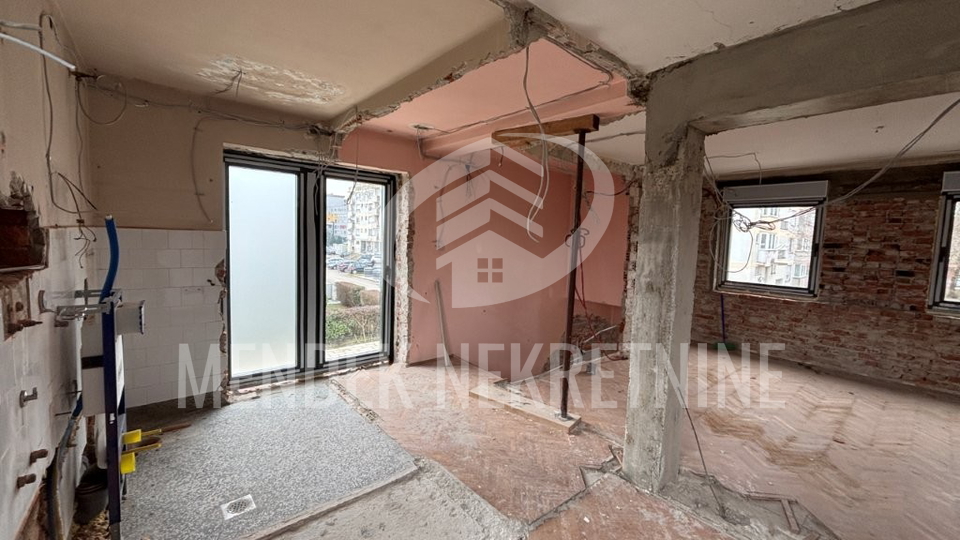 House&comma; 300 m2&comma; For Sale&comma; Vara&zcaron;din - Centar