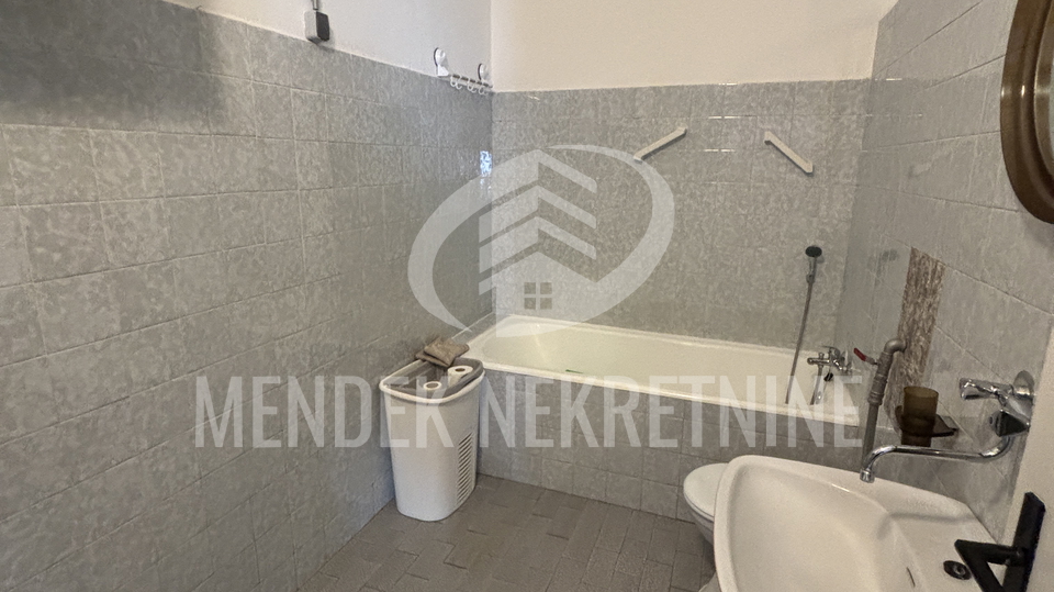 Wohnung&comma; 130 m2&comma; Verkauf&comma; Vara&zcaron;din - Banfica