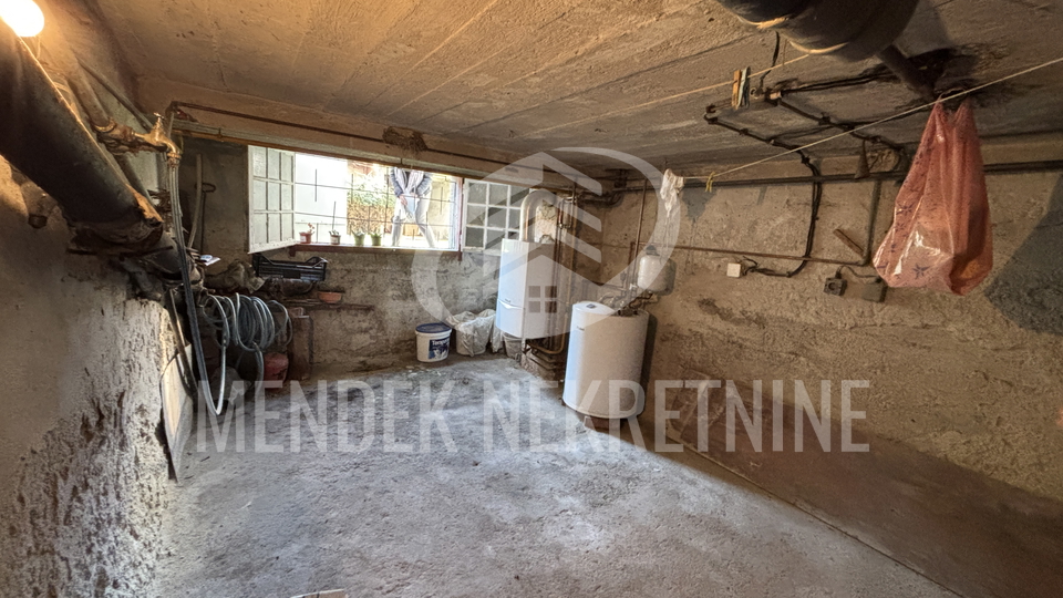 Wohnung&comma; 130 m2&comma; Verkauf&comma; Vara&zcaron;din - Banfica