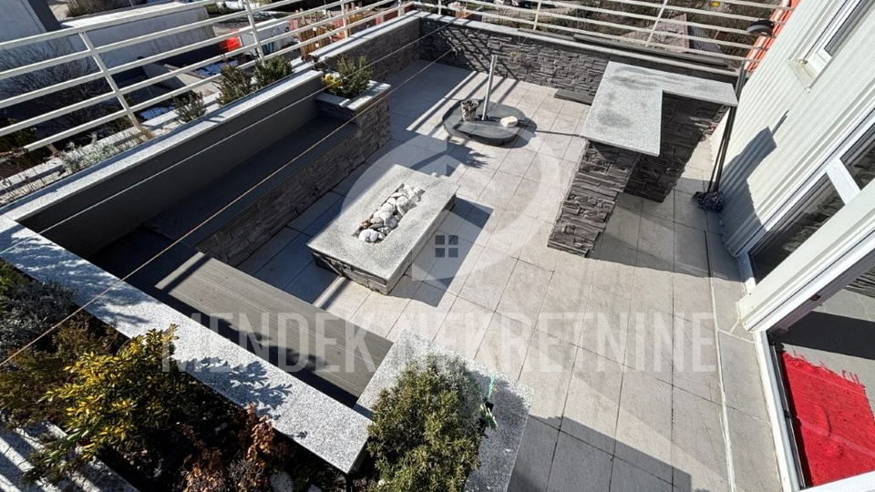 Apartment&comma; 96 m2&comma; For Sale&comma; Vara&zcaron;din - Centar