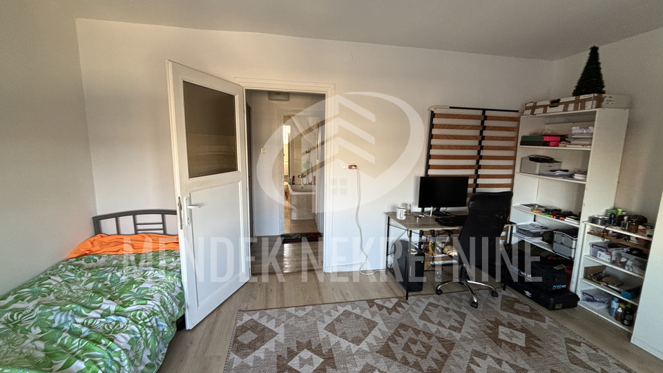 Apartment&comma; 41 m2&comma; For Sale&comma; Vara&zcaron;din - Centar