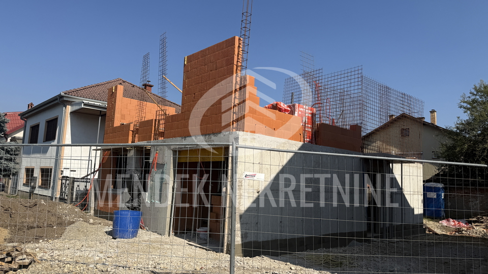 Apartment&comma; 60 m2&comma; For Sale&comma; Vara&zcaron;din - Bronx