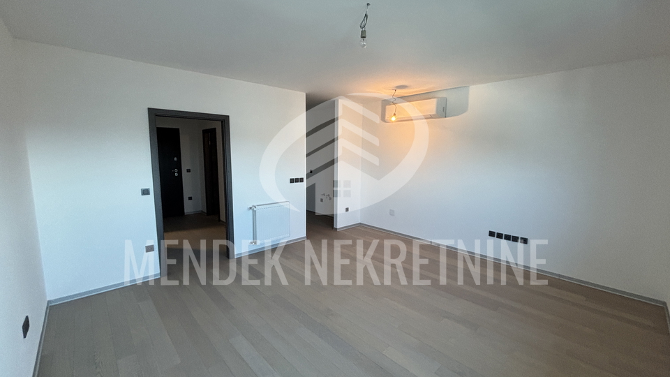 Apartment&comma; 82 m2&comma; For Sale&comma; Vara&zcaron;din - Centar