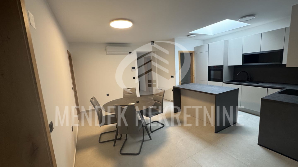 LUKSUZAN STAN U CENTRU GRADA &lpar;87&comma;60 m2&rpar;&ndash; NIKAD KORI&Scaron;TEN &ndash; PARKING I SPREMI&Scaron;TE &lpar;NAJAM&rpar;