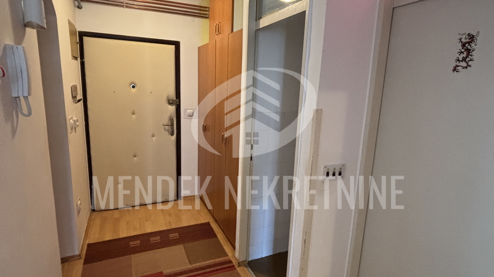 NOVO ETA&Zcaron;NO GRIJANJE - USELJIVO &excl;&excl;&excl;