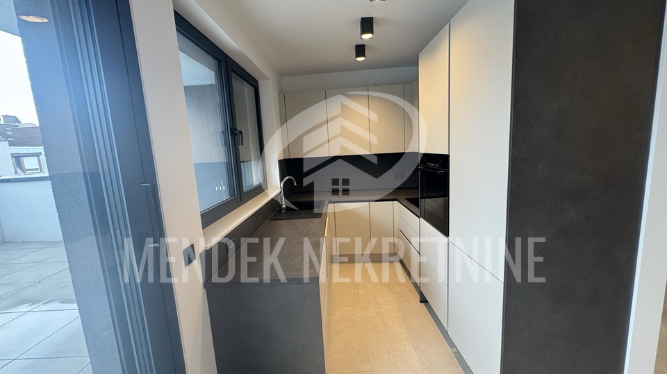 LUKSUZAN STAN S VELIKOM TERASOM &vert; NIKAD KORI&Scaron;TEN &vert; 105&comma;88 m2 &lpar;najam&rpar;
