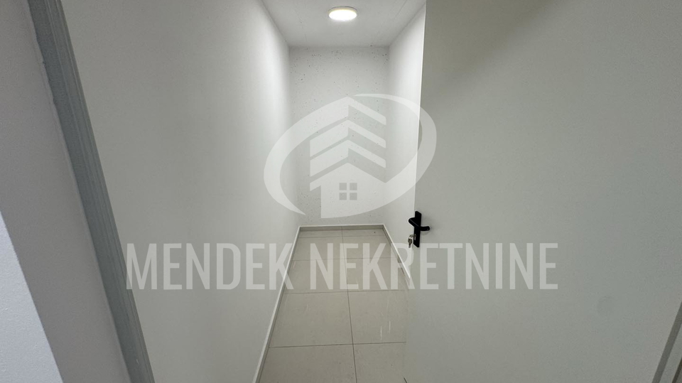 LUKSUZAN STAN S VELIKOM TERASOM &vert; NIKAD KORI&Scaron;TEN &vert; 105&comma;88 m2 &lpar;najam&rpar;