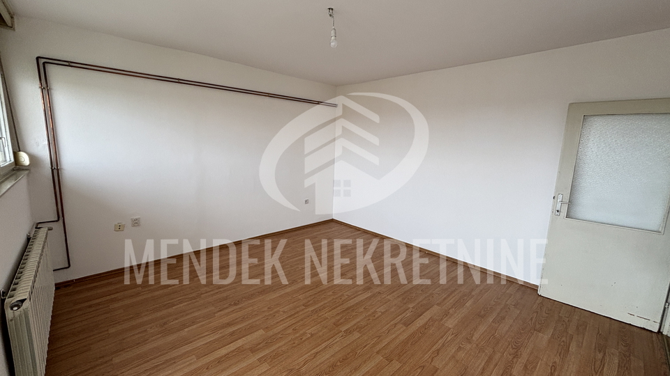 Apartment&comma; 80 m2&comma; For Sale&comma; Vara&zcaron;din - Banfica