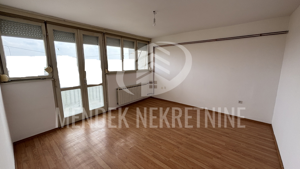 Apartment&comma; 80 m2&comma; For Sale&comma; Vara&zcaron;din - Banfica