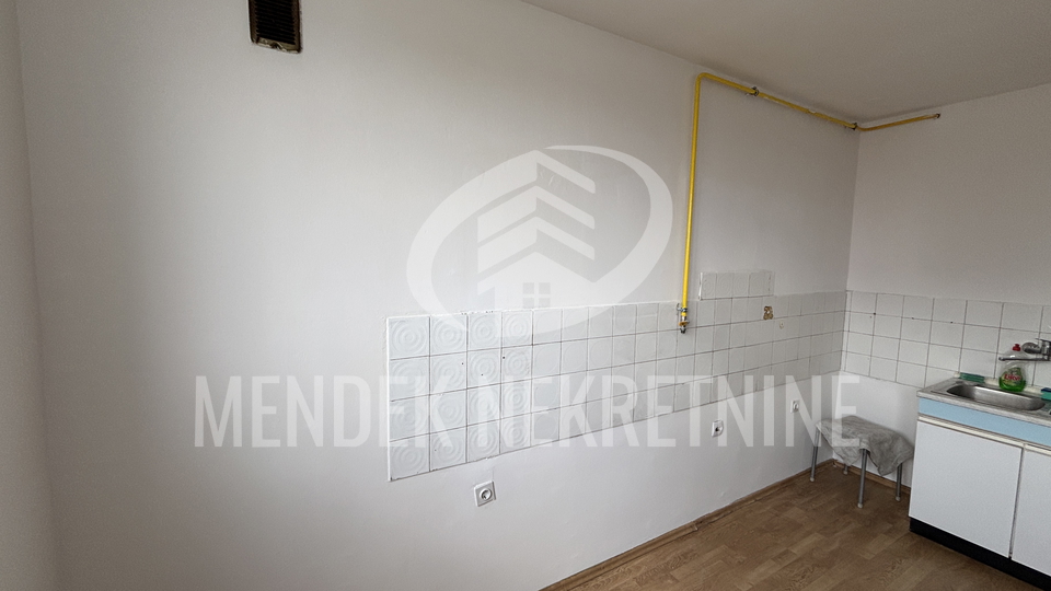 Apartment&comma; 80 m2&comma; For Sale&comma; Vara&zcaron;din - Banfica